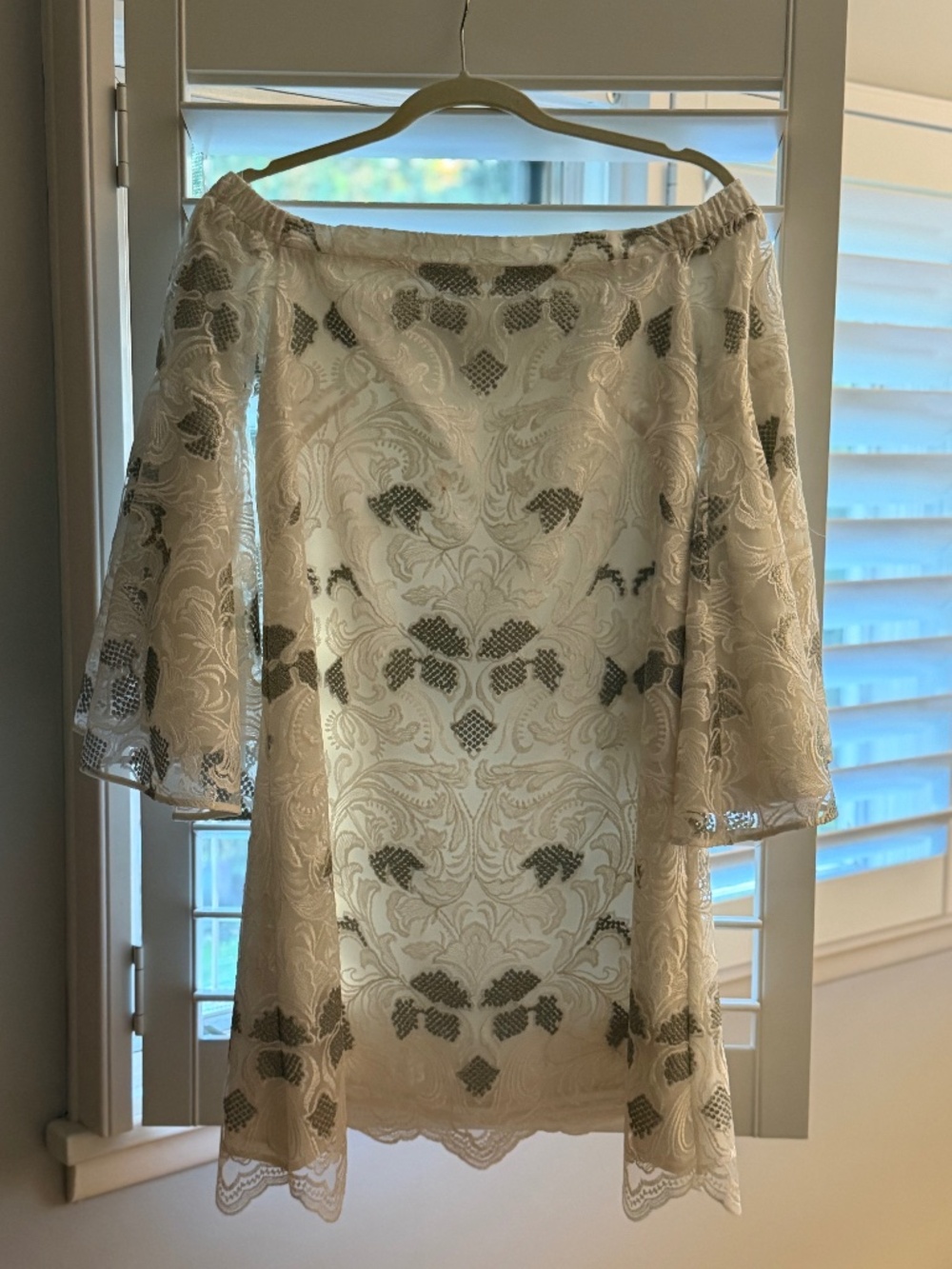Mestiza (Anthropologie Wedding Collection), Size Small, Cream/Silver